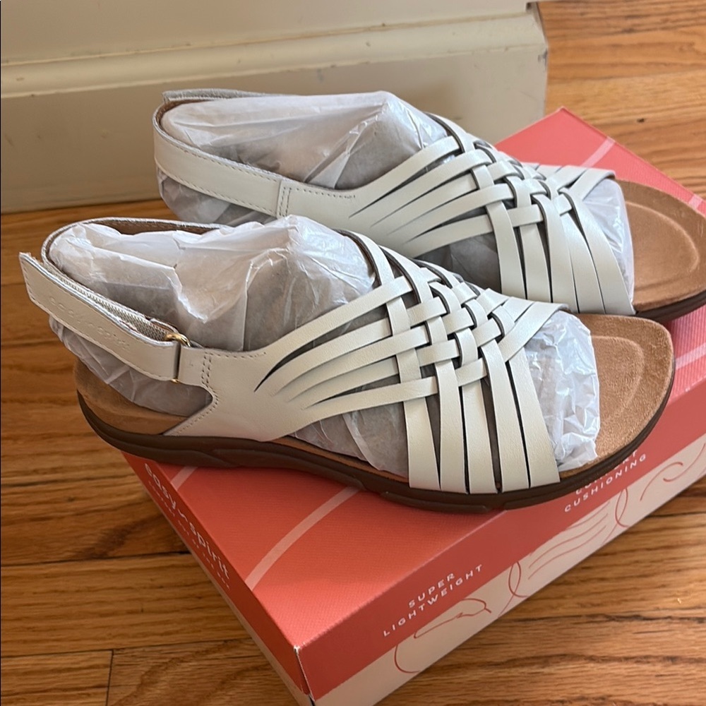 Easy Spirit White Woven Sandals - Picture 2 of 5